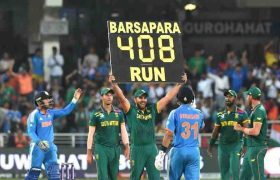 साउथ अफ्रीका ने रचा इतिहास,भारत को 408 रनों से हराया ! गुवाहाटी टेस्ट में 2-0 से क्लीन स्वीप 4 Defeated India at home by 408 runs! South Africa created history, completing a 2-0 clean sweep in the Guwahati Test.